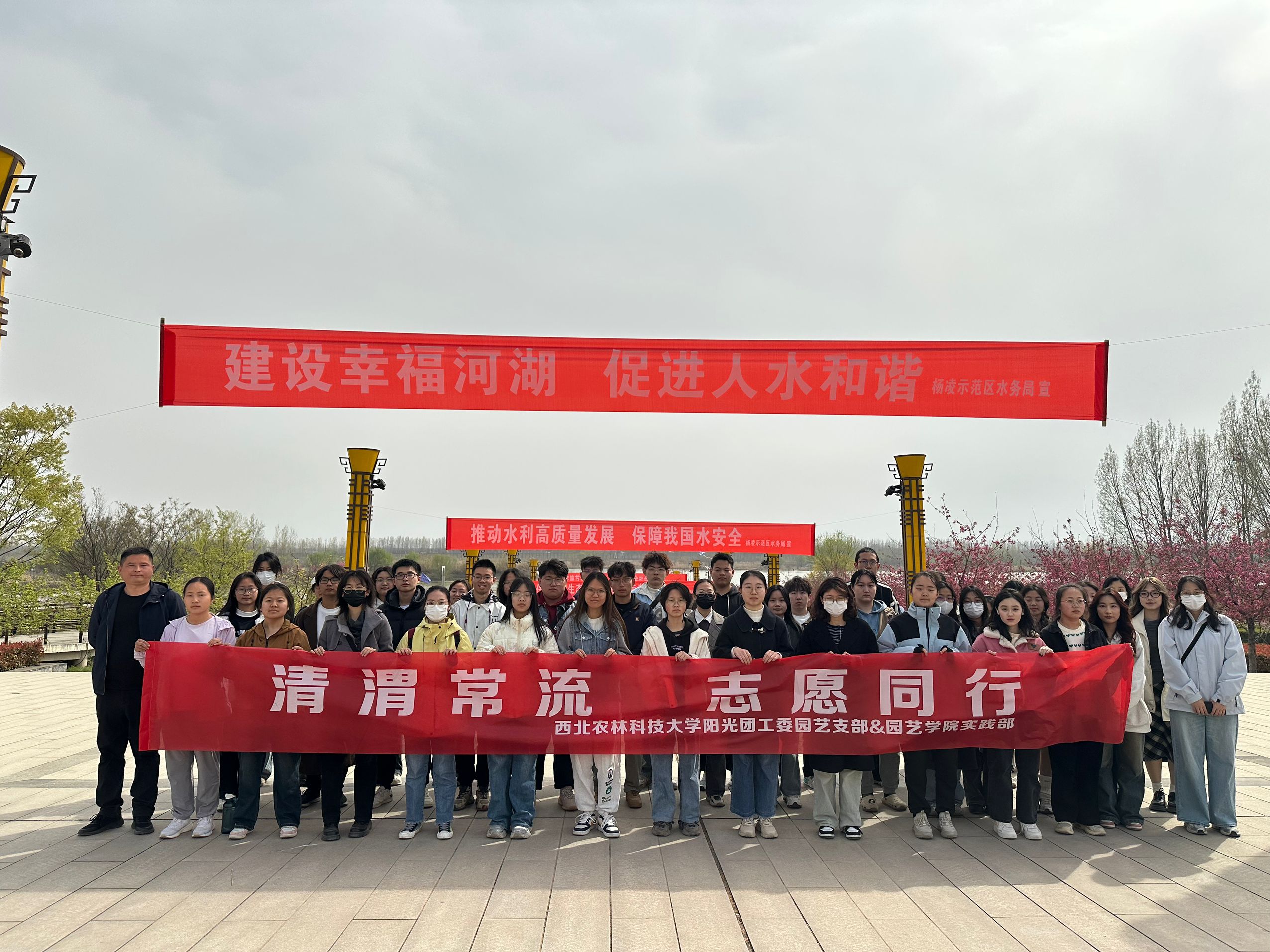 本次活动的大合影.jpg
